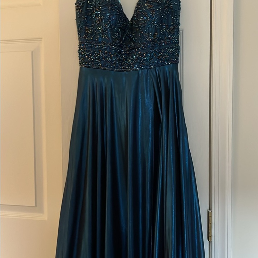 Elegant Teal Evening Gown